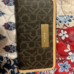 Calvin Klein wallet. Great condition. Used for about month and never used since